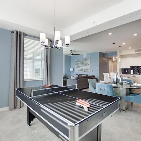 Decadent Penguin - Storey Lake By Shine Villas 704 Apts